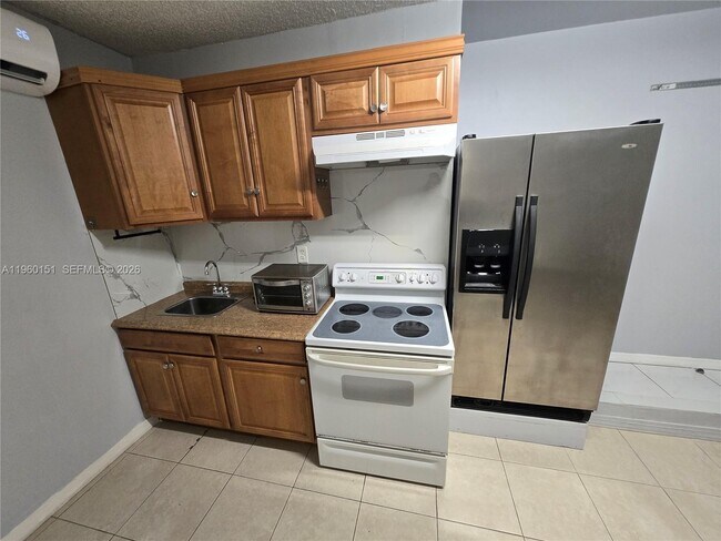 Building Photo - 16650 SW 141st Ct