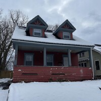 Building Photo - 331 W Ostrander Ave