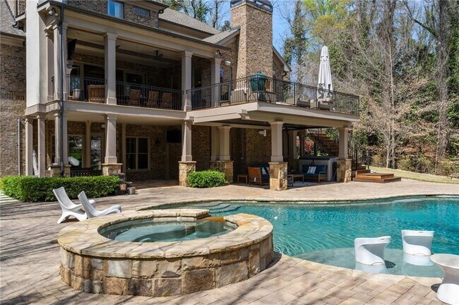 Building Photo - 5265 Peachtree Dunwoody Rd NE