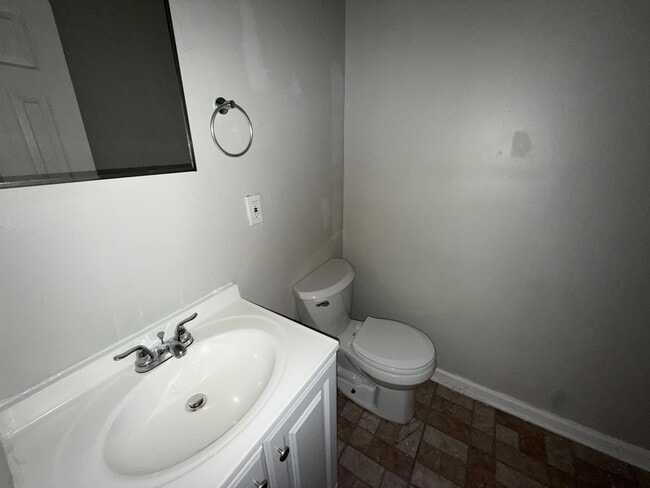 Building Photo - 13512 Edgewood Ave