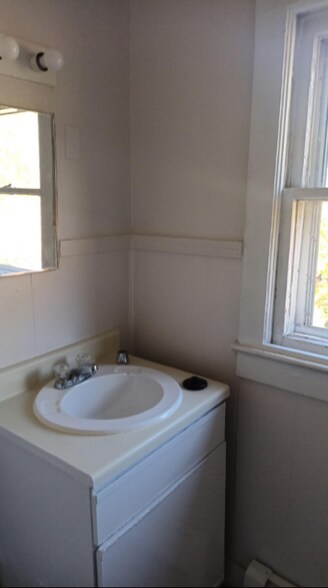 Building Photo - 1158 NY-32