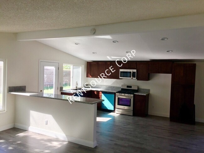 Building Photo - 44329 Gingham Ave