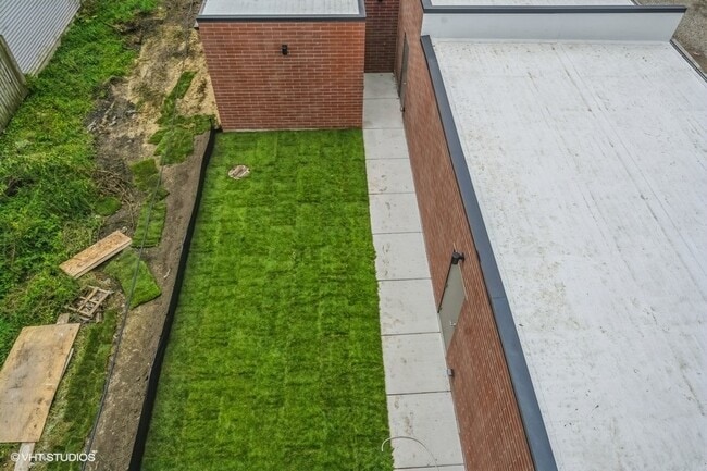 Building Photo - 4014 S Ellis Ave