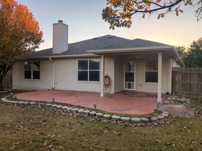 Building Photo - 2100 Mir Woods Dr