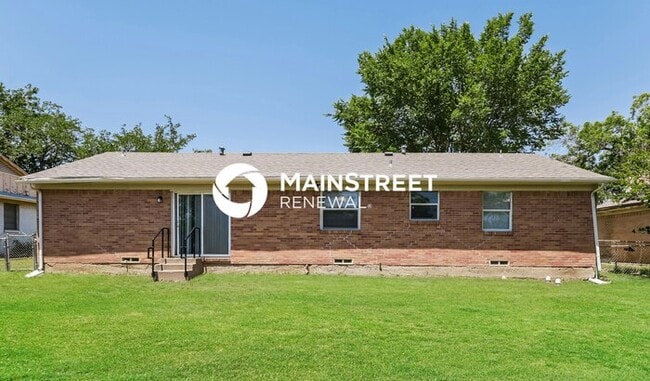 Building Photo - 3 Bedroom Pet-Friendly Home in Farmers Branch, TX with Main Street Renewal