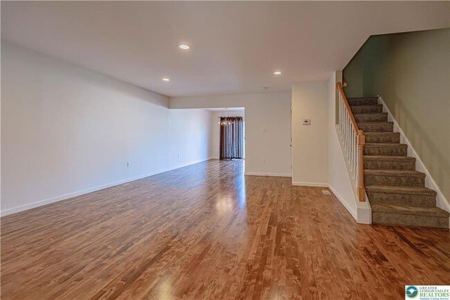 Building Photo - 1753 Pinewind Dr