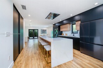 Building Photo - BAY VISTA PARK