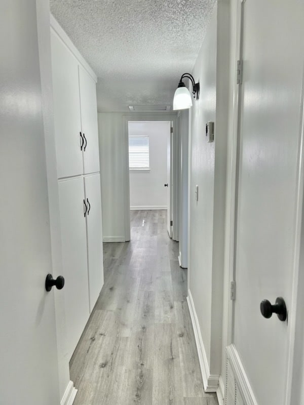 Building Photo - 303 Smith Dr NE