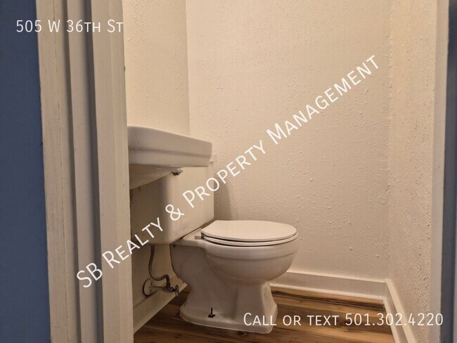 Building Photo - 505 W 36th St