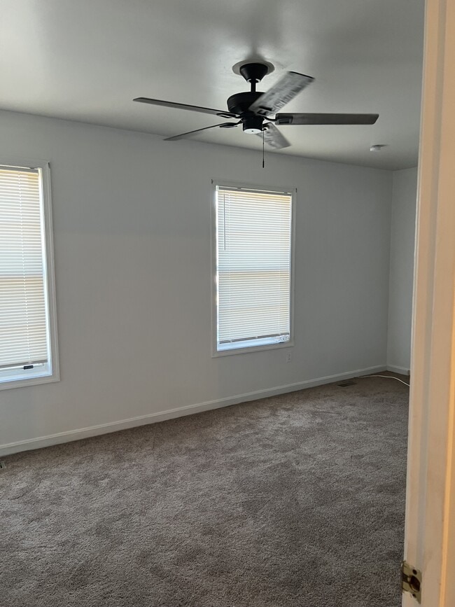 Building Photo - 5827 Suitland Rd