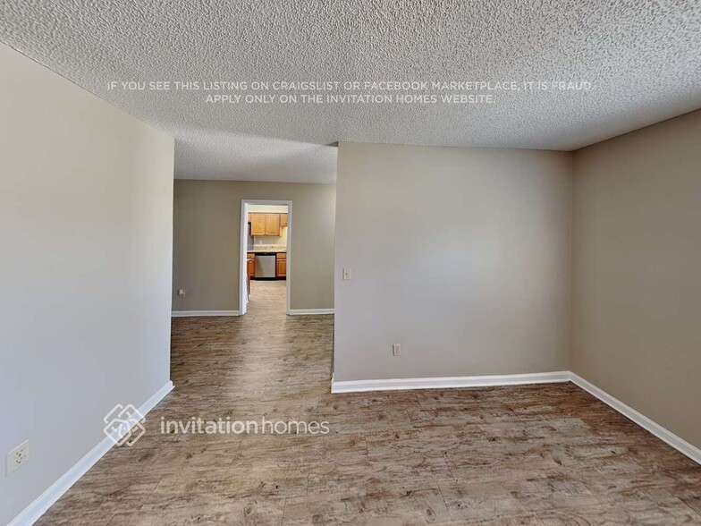 Building Photo - 10765 Losco Jct Dr