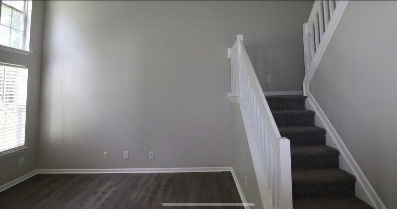 Building Photo - 803 Creek Crossing Trail