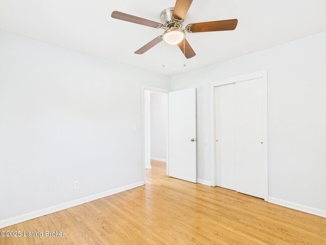 Building Photo - 207 Greenlawn Dr