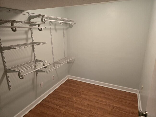 Building Photo - 1403 NE 75th St