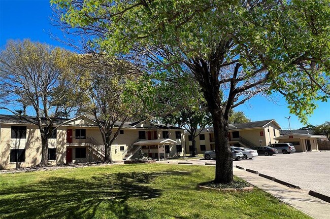 Building Photo - 3635 N MacGregor Way