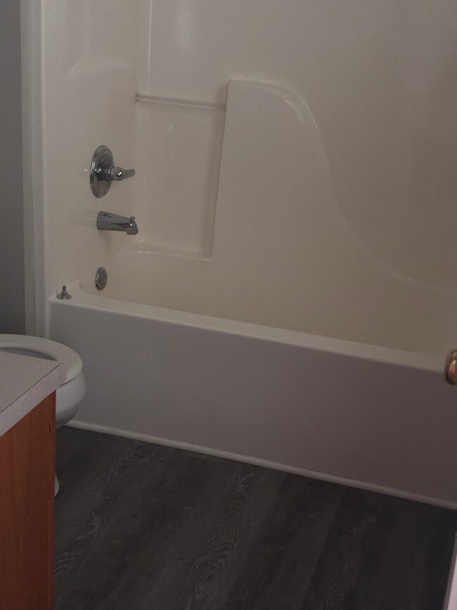 Building Photo - 110 Ashbury Dr