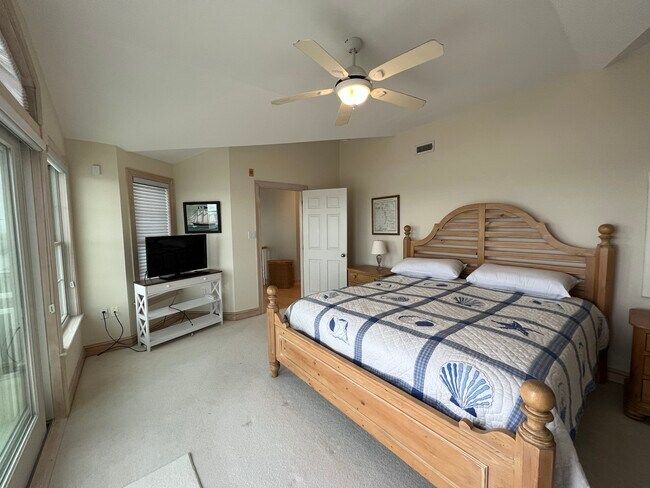Building Photo - 921 Stenton Pl