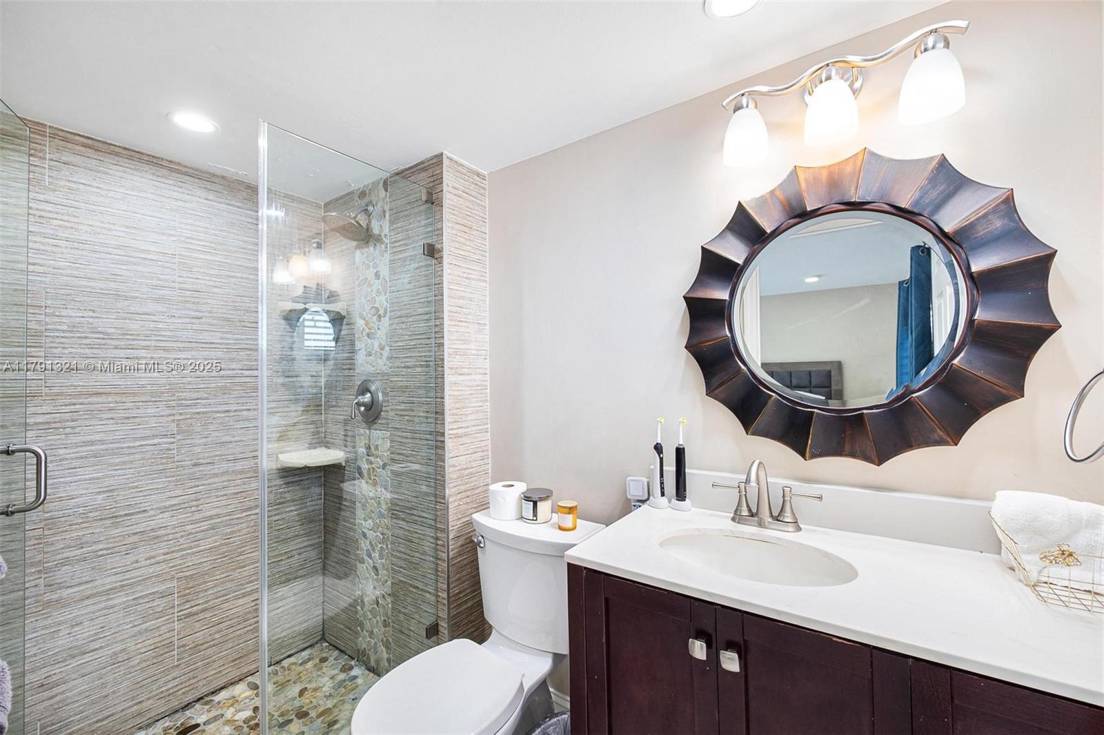 Building Photo - 110 S Shore Dr