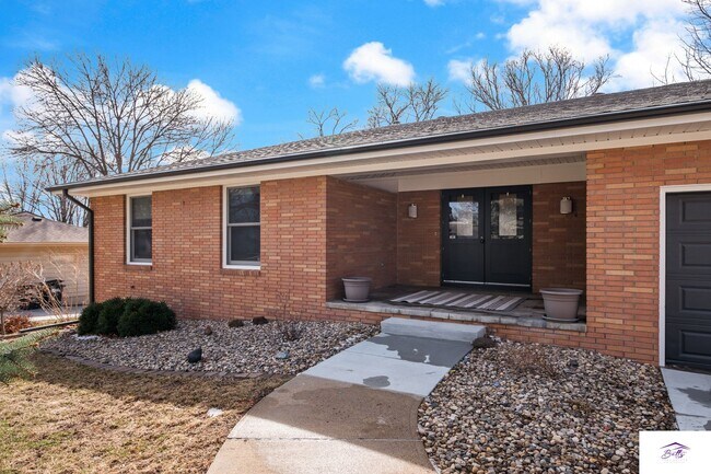 Building Photo - Available now! Spacious 3 Bed, 3 Bath Home with Modern Open Layout & Lawn Care Included