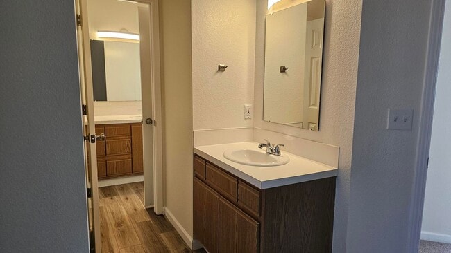 Building Photo - Shoshone Duplex