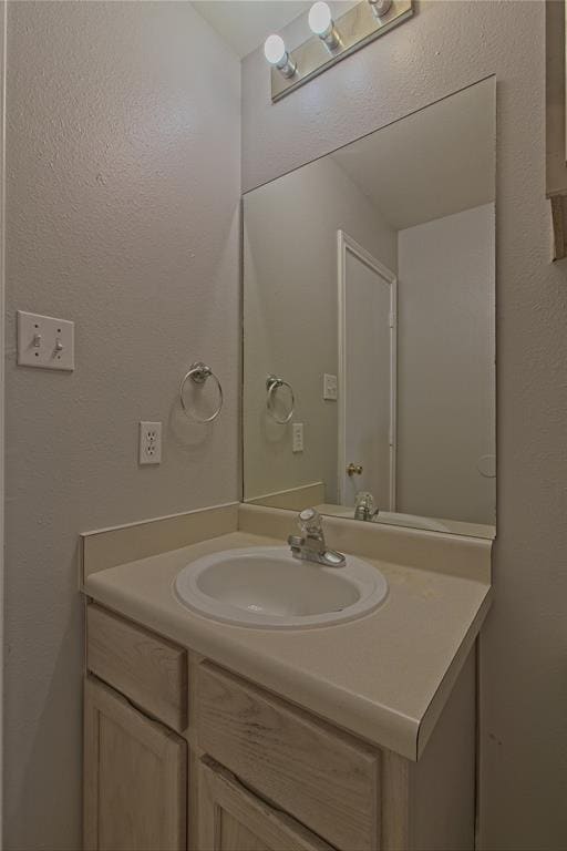 Building Photo - 2211 Creekside Ln