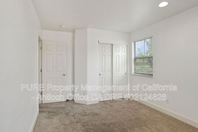 Building Photo - 60 Xena Court