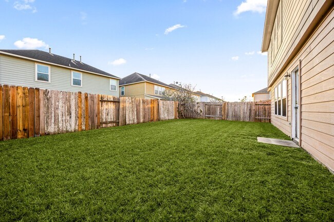 Building Photo - 18107 Fairhope Oak St