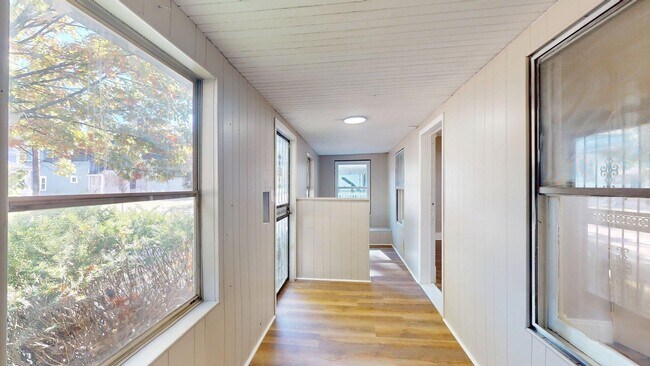 Building Photo - 2818 E 119th St