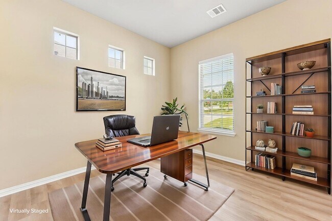 Building Photo - 640 Loma Cedro Bend