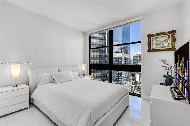 Building Photo - 1010 Brickell Ave