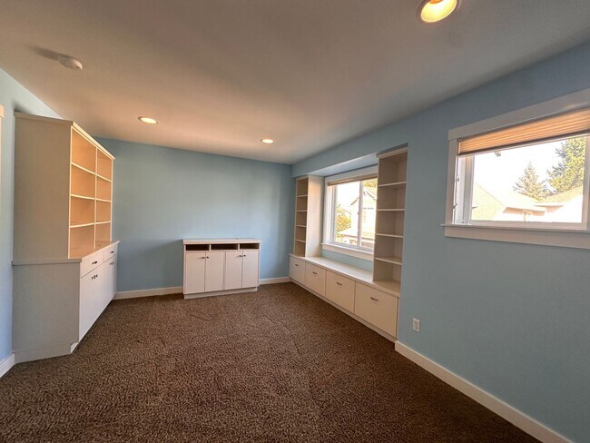 Building Photo - Finn Hill House ready to give its next fam...