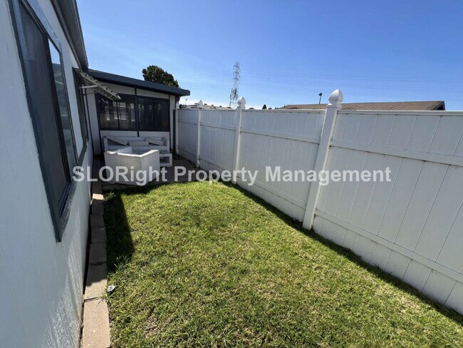 Building Photo - AVAILABLE SEPTEMBER - MOVE IN SPECIAL RATE- 55+ Community - 2 Bed / 2 Bath