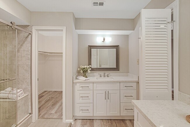 Building Photo - 15070 Kimberley Ct
