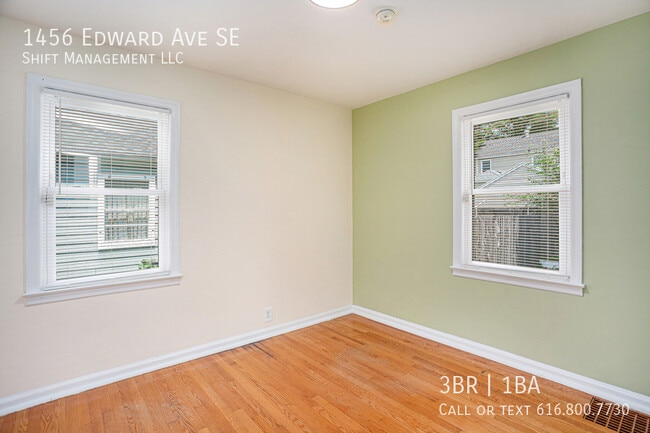 Building Photo - 1456 Edward Ave SE