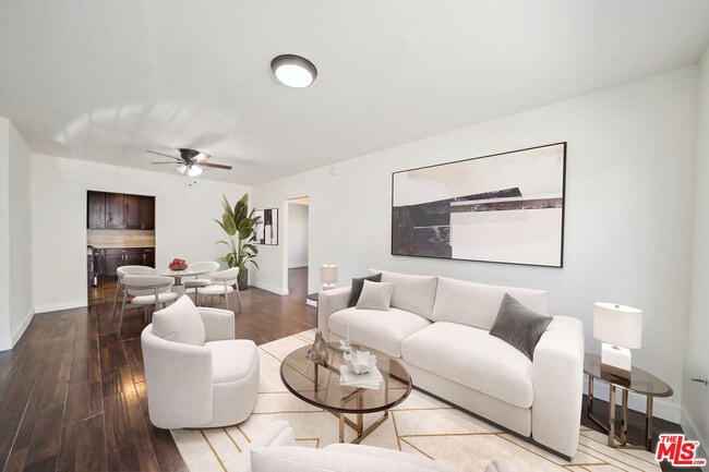 Primary Photo - 5390 Romaine St