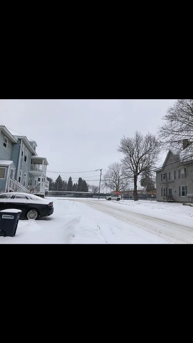 Building Photo - 9 Lincoln St
