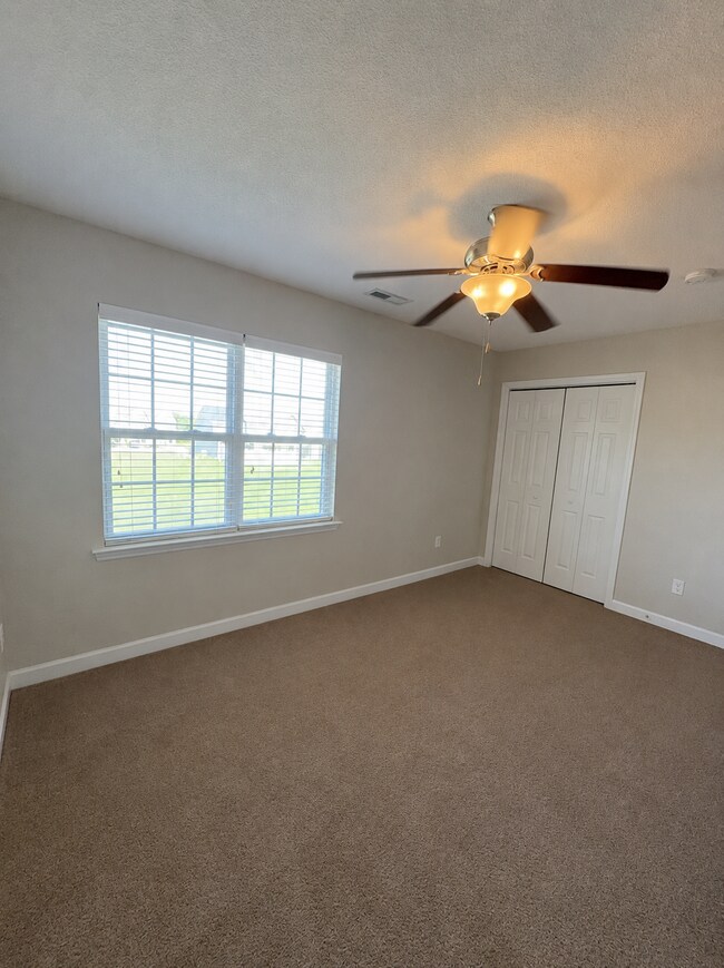 Building Photo - Nice 2 Bedroom, 2.5 Bath Townhouse in Hubert - 309 Burley Dr. #2