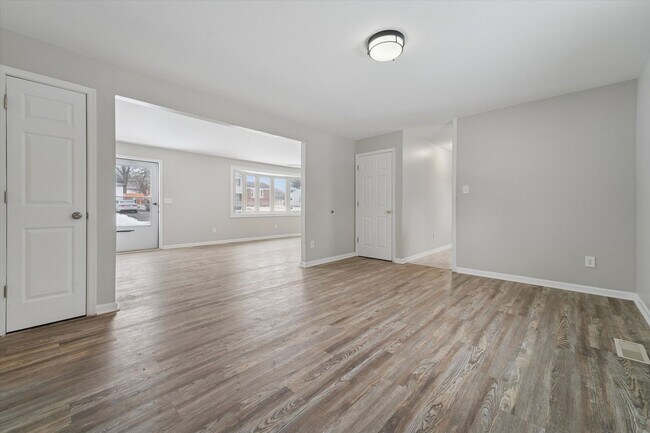 Building Photo - 3 bed 1 Bath Single family home in Valley Township