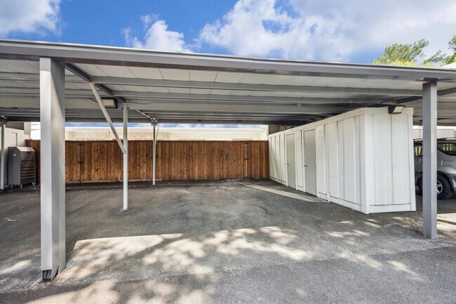 Building Photo - 8978 Chatsworth Dr