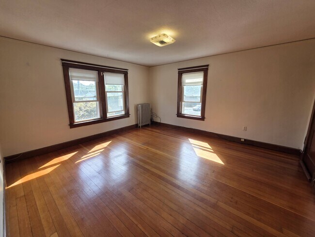 Building Photo - 98 Stockbridge St