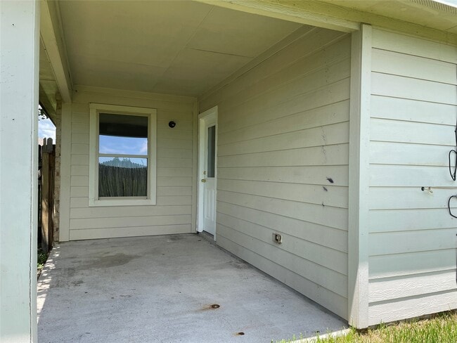 Building Photo - 5426 Rio Dr