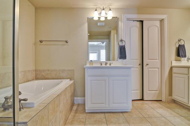 Building Photo - 3117 Rosedale Ave