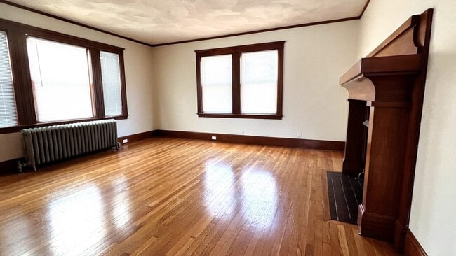 Building Photo - 66 Willow St