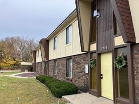 Building Photo - 2910 Gardentown Dr SW