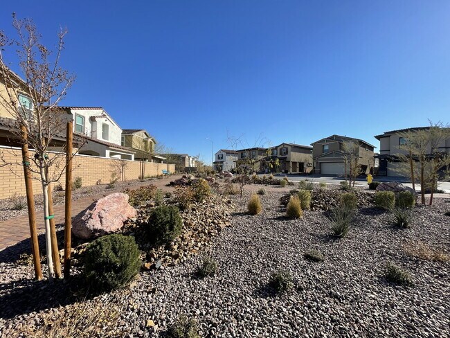Building Photo - 4 BED 2.5 BATH 2 CAR GARAGE SINGLE FAMILY HOME IN CADENCE, HENDERSON w/ LARGE BACKYARD