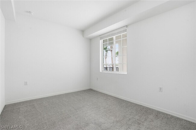 Building Photo - 15345 Grn Acrs Ave