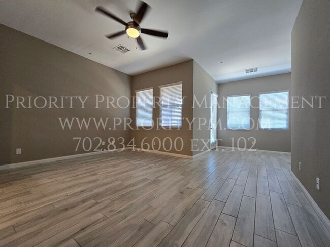 Building Photo - 738 Briar Knoll Dr