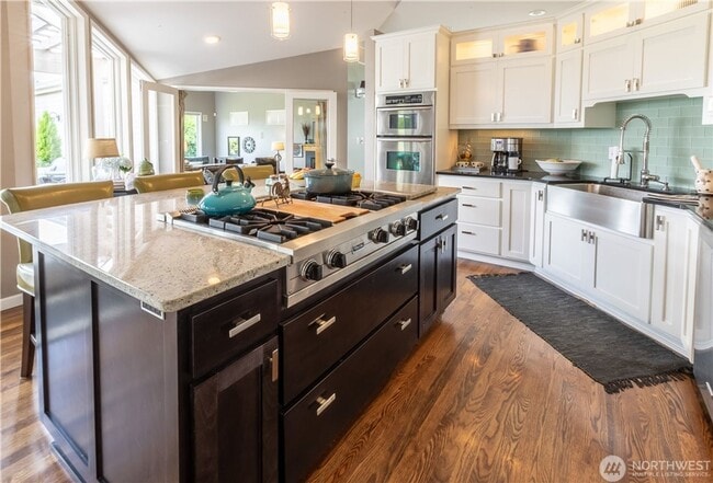 Building Photo - Beautiful Home located in the Heart of Lynden