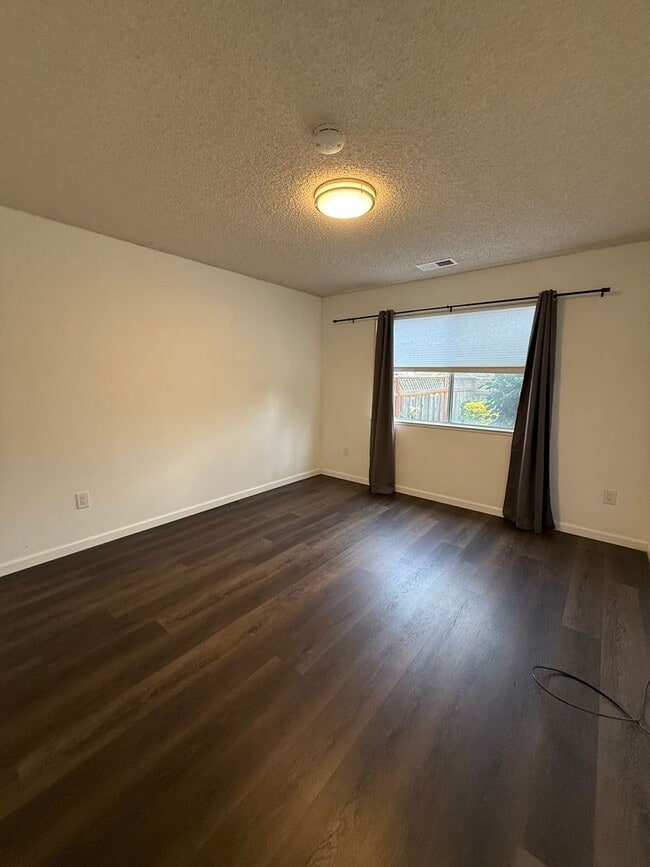 Building Photo - Beautiful Home in Watsonville - 55+ Community- 50% off 1st months rent!!