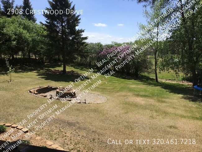 Building Photo - 2908 Crestwood Dr NE